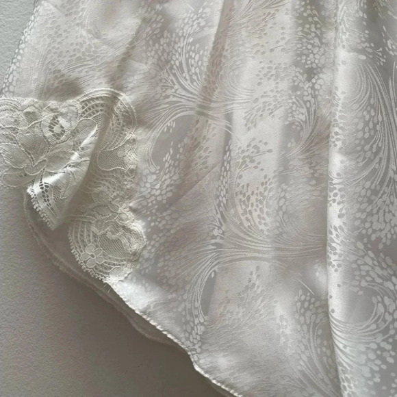 Vintage - Kayser Satin Lace Shorts - White - Picture 8 of 11